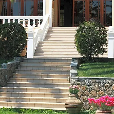 Fiori Hotel 2*